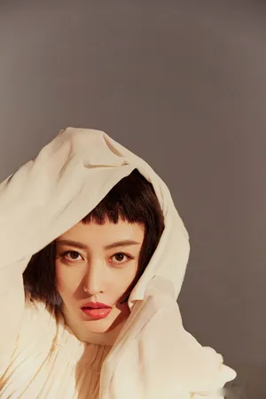 张天爱短发造型复古风魅惑写真高清图片_3