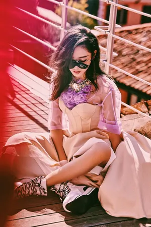 张天爱慵懒随性轻熟魅力杂志写真图片_2