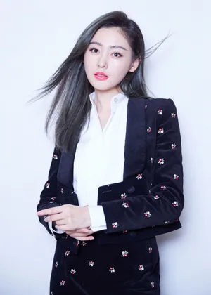 张天爱最新西装魅力写真高清图片_4