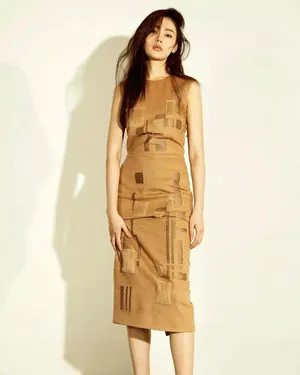 张天爱《MadameFigaro》2月刊封面温暖写真图片_2