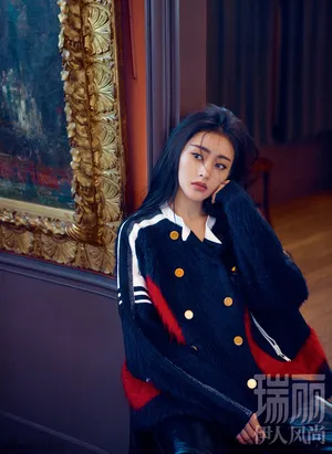 张天爱登上《瑞丽》年终封面画风唯美绝美大片_4