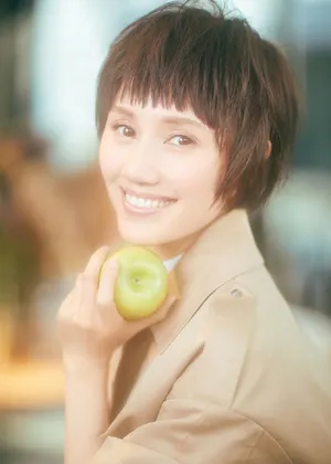 袁泉优雅知性梦幻光影写真图片_4