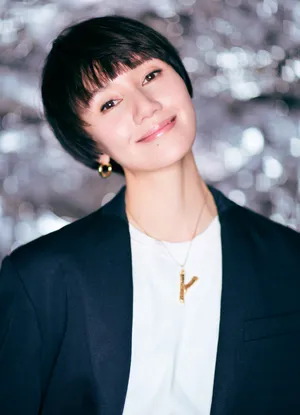 袁泉优雅高级时尚写真图片