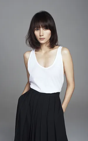 袁泉率性简约写真图片_2