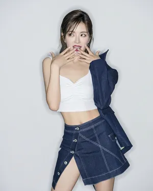 种丹妮牛仔性感时尚写真图片