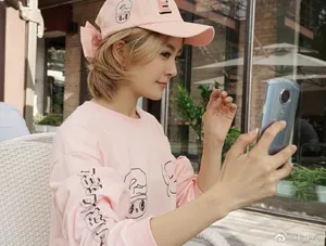 种丹妮日常清凉装扮图片