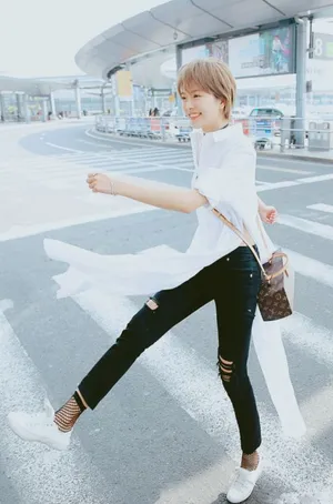 种丹妮清新优雅街拍写真图片_2