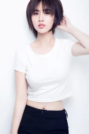 梁缘清新短发写真图片_2