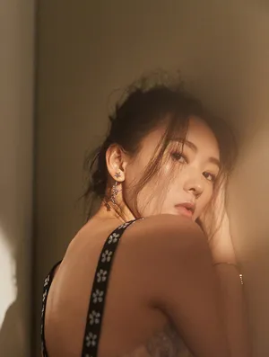 童瑶性感诱人时尚写真图片_3