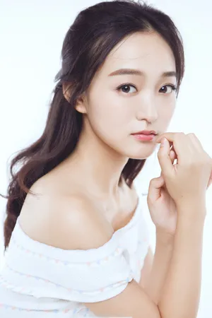 何泓姗极简风格唯美写真图片_7