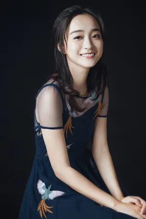 何泓姗极简风格唯美写真图片_8