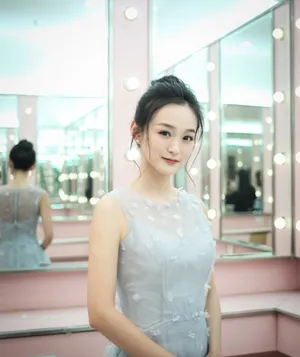 何泓姗唯美梦幻舞台图片_4