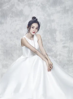 何泓姗唯美婚纱写真图片_5