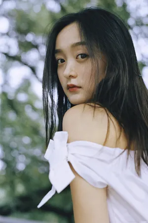 何泓姗胶片风格唯美写真图片_3