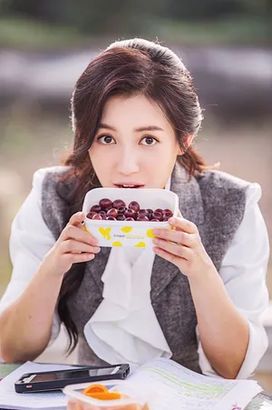 苏青可爱养眼剧组花絮照图片_2
