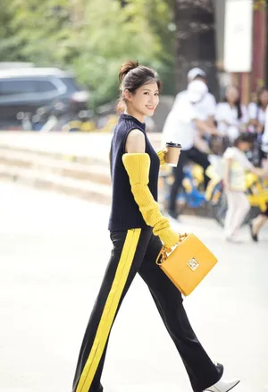 美女演员苏青时尚街拍高清图片