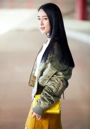 马苏青春活力性感机场街拍图片