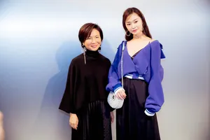 宋轶深V露肩装性感优雅写真图片_3