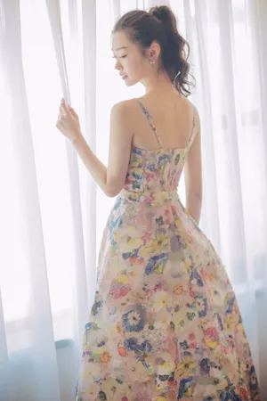 宋轶吊带裙清新性感写真图片_4