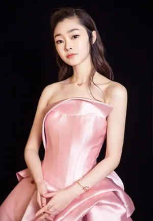 宋轶性感粉色长裙甜美写真图片