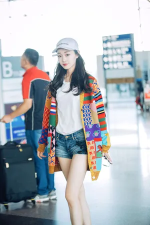 宋轶简约清爽机场气质写真图片_3