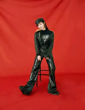 宋轶率性养眼时尚杂志写真高清图片_5