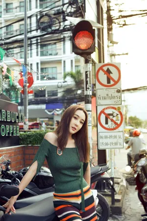 杜若溪运动性感完美切换街拍写真图片_5