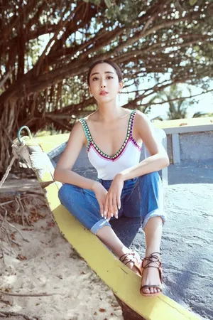 杜若溪反季节诱人写真图片