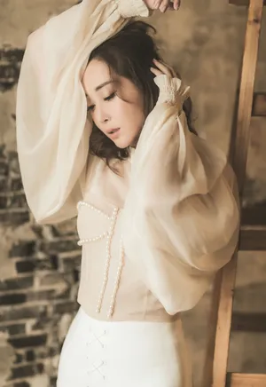 美女演员杜若溪魅力十足时尚写真图片_7