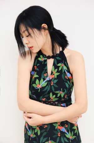王真儿旅途中唯美养眼写真图片_1