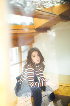 王晓晨最新慵懒随意写真图片