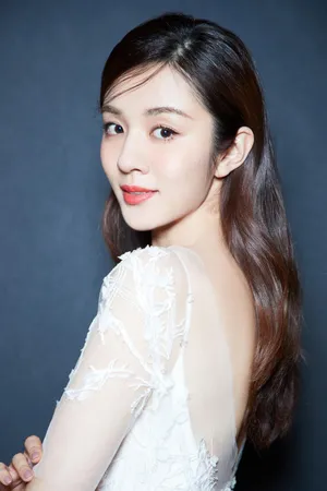 王晓晨白裙温婉靓丽写真图片_3