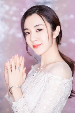 王晓晨白色蕾丝裙优雅迷人活动照图片_3