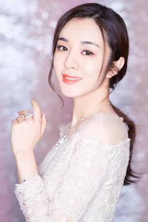 王晓晨白色蕾丝裙优雅迷人活动照图片_4