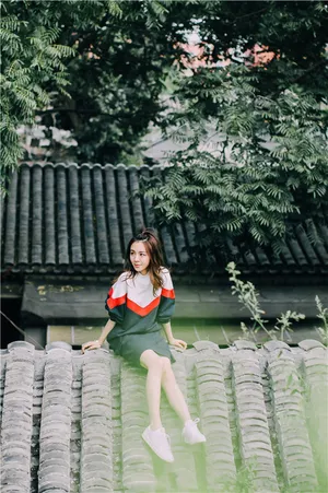 王晓晨俏皮可爱秋日写真高清图片_2