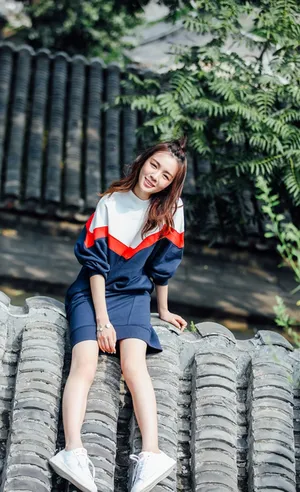 王晓晨俏皮可爱秋日写真高清图片_3