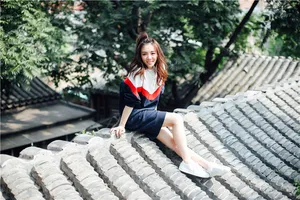 王晓晨俏皮可爱秋日写真高清图片_5