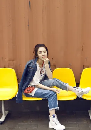 美女演员王晓晨时尚街拍高清图片_3