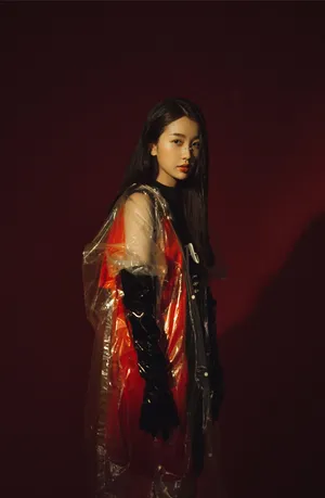 虞书欣百变风格时尚写真大片_2