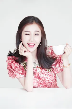 虞书欣鬼马小仙女甜美写真图片_4