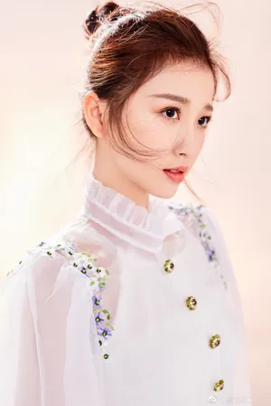 虞书欣仙气十足的唯美写真图片_3