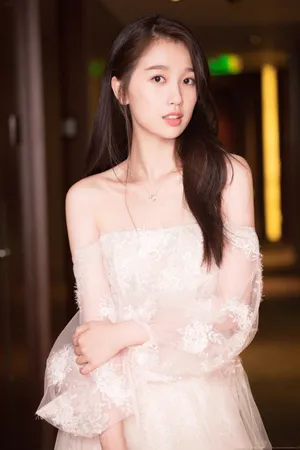 虞书欣芭莎晚会高清活动图片_5
