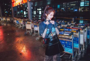 虞书欣性感迷人街拍图片_2