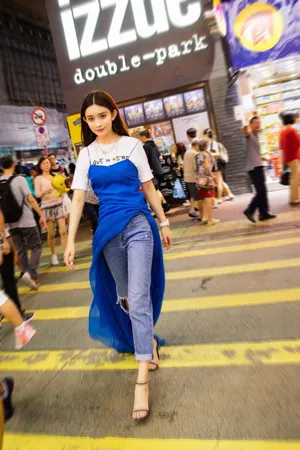 孟子义夜晚街头唯美时尚写真图片_7