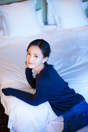 李一桐首映礼性感图片_2