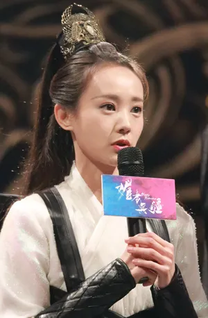 李一桐《媚者无疆》发布会图片