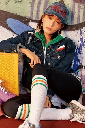 李一桐轮滑女孩冬季运动风杂志写真图片_7