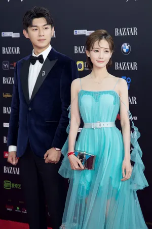 李一桐芭莎明星慈善夜活动照图片_5