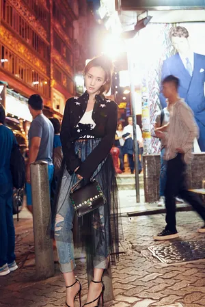 李一桐率性十足时尚街拍高清图片_5