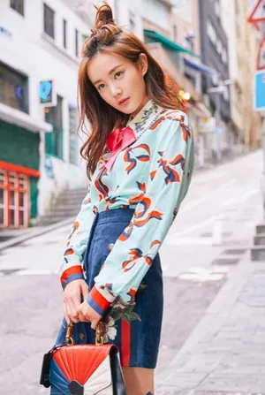 人气小花李一桐时尚潮流街拍大片_5